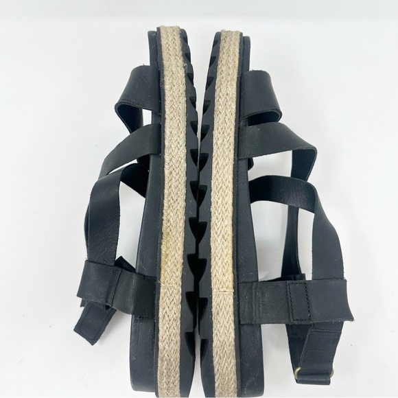 Sorel Roaming Criss Cross Leather Sandals - Picture 6 of 8